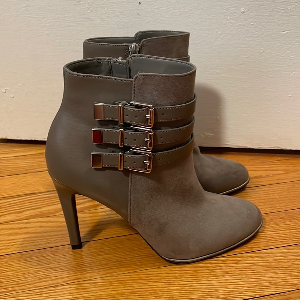 Sam & Libby Booties Size 8